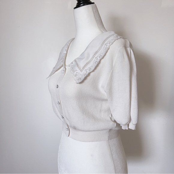 Beautiful Cute V-shaped lace neckline knitted top. Thin fabric, good for summer. - Picture 6 of 11